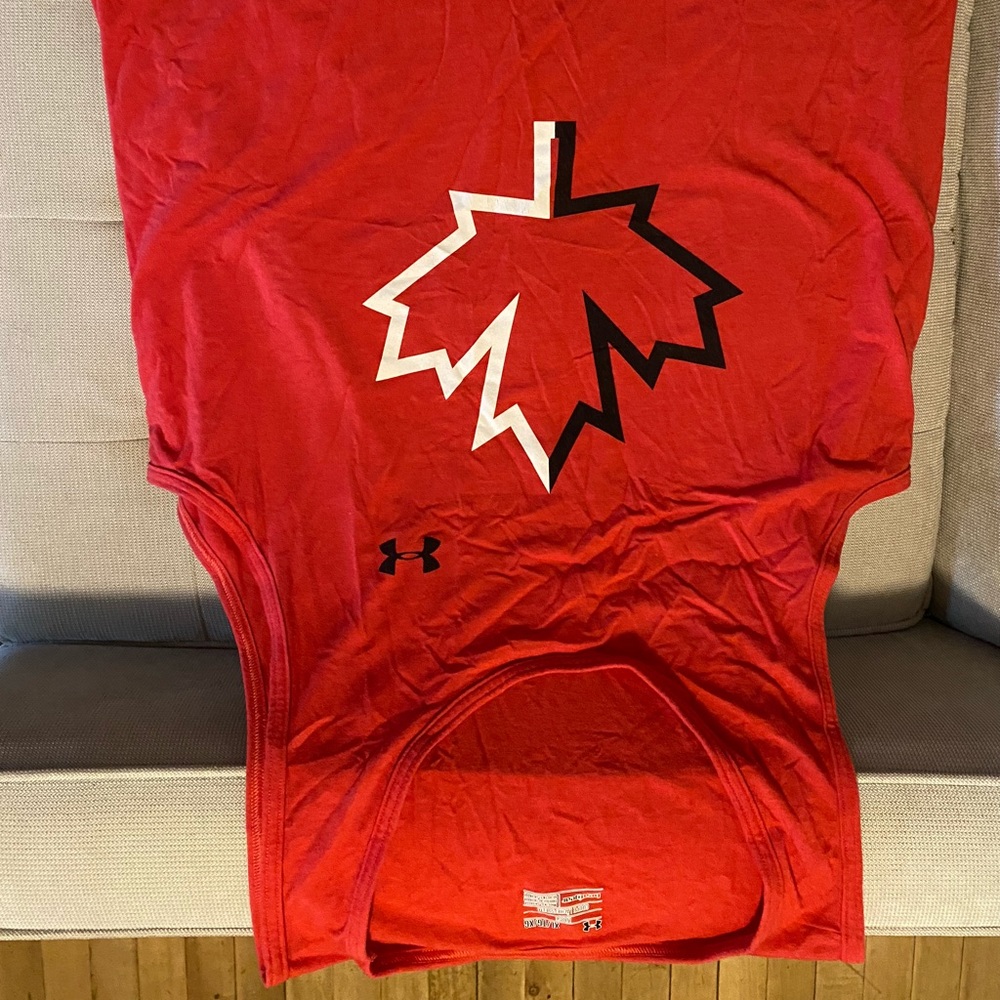 Under Armour Canada Leaf Tank top